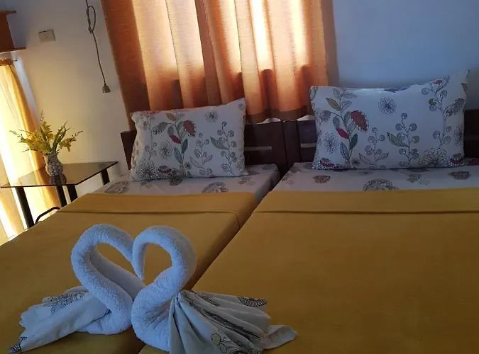 John's Seaside 3*