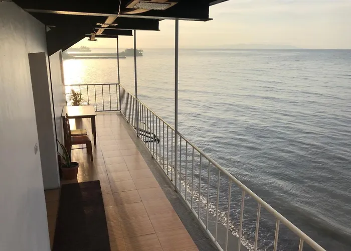 John's Seaside 3*